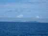 「トッピー」から硫黄島(左)、竹島(右)を望む