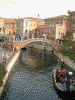 運河にはヴェネツィアン・ゴンドラが…