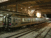 八戸駅ホームに止まるＩＧＲいわて銀河鉄道の電車