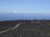 火口展望台への道と富士山