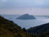 赤壁展望台からの帰り道(2)/神島がきれいに見える