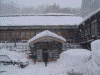雪がどっさり積もった蔦温泉の玄関