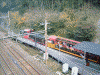 トロッコ列車がトロッコ嵐山駅に到着