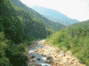 七味温泉の横を流れる松川