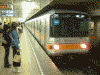 銀座線の電車/浅草駅