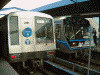2000形さようなら運転列車と3000N形「はまりん号」が並ぶ／上永谷駅