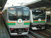 E217系 普通 東京行き，E233系3000番台 普通 熱海行き/横浜駅(1)