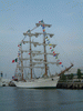 メキシコ海軍の帆船「クアウテモック号」(1)／新港埠頭