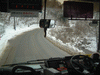 雪道をバスが進む(2)