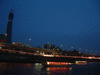 夜桜観光船からの眺め(15)／東京スカイツリーと屋形船