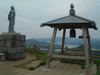 大瀬山の展望所(2)／祷りの女神像と鐘