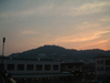 長崎駅から眺める夕暮れの稲佐山(1)