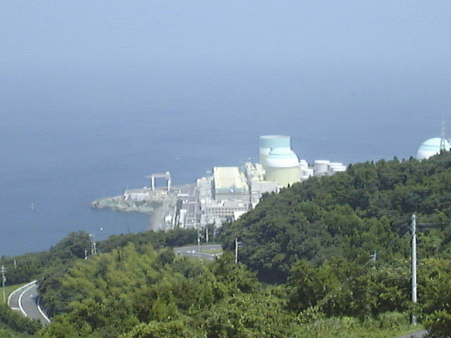 四国電力伊方原子力発電所を望む