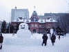 北海道庁旧本庁舎と大きな雪だるま(1)