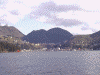 二子山と箱根神社の鳥居